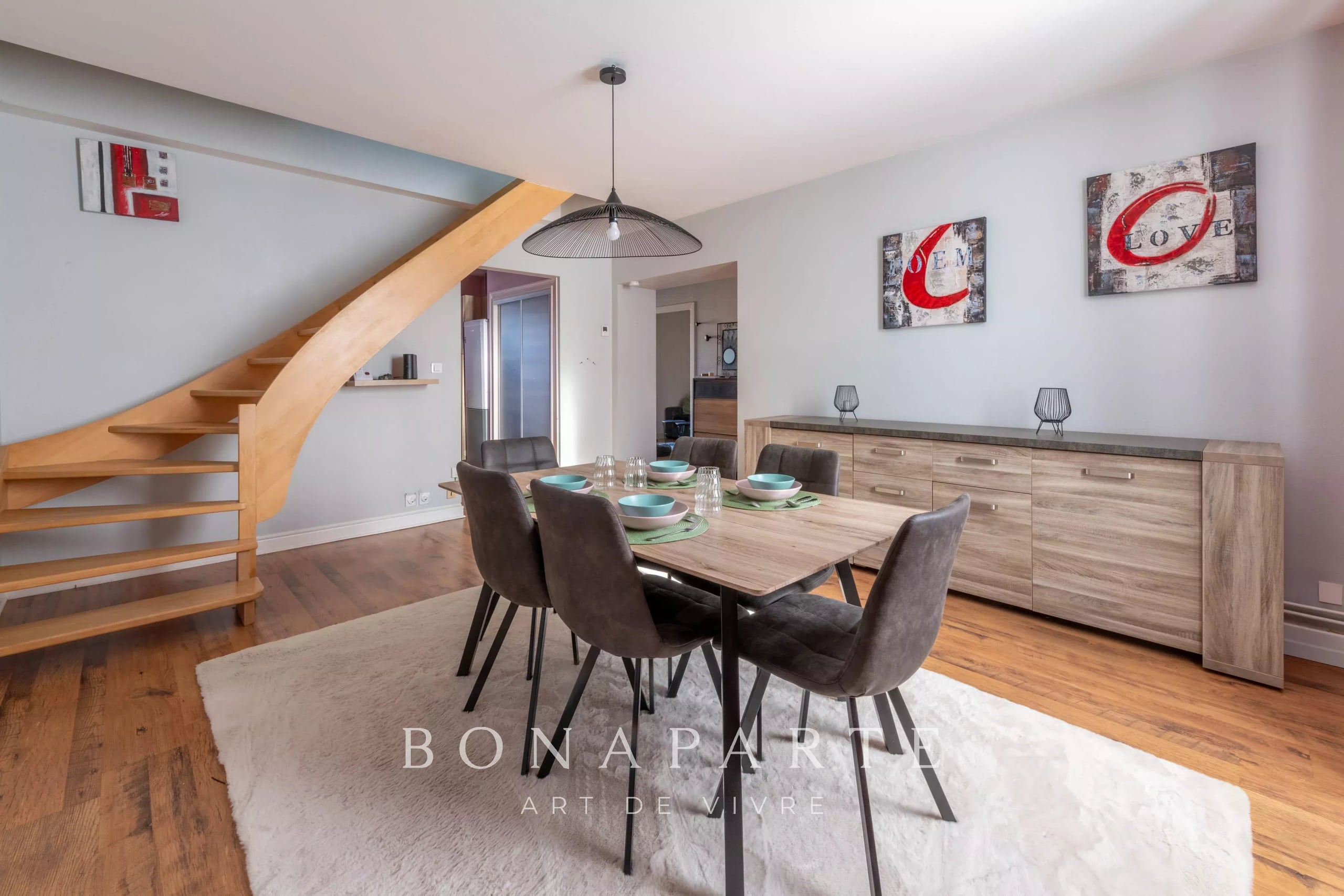 ROANNE - BEL APPARTEMENT LUMINEUX / 3 CHAMBRES - TERRASSE ET CAVE